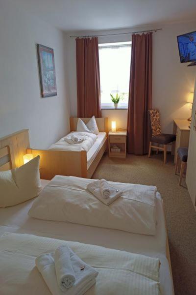 Hotel - Gasthof Erber Sinzing Exterior foto